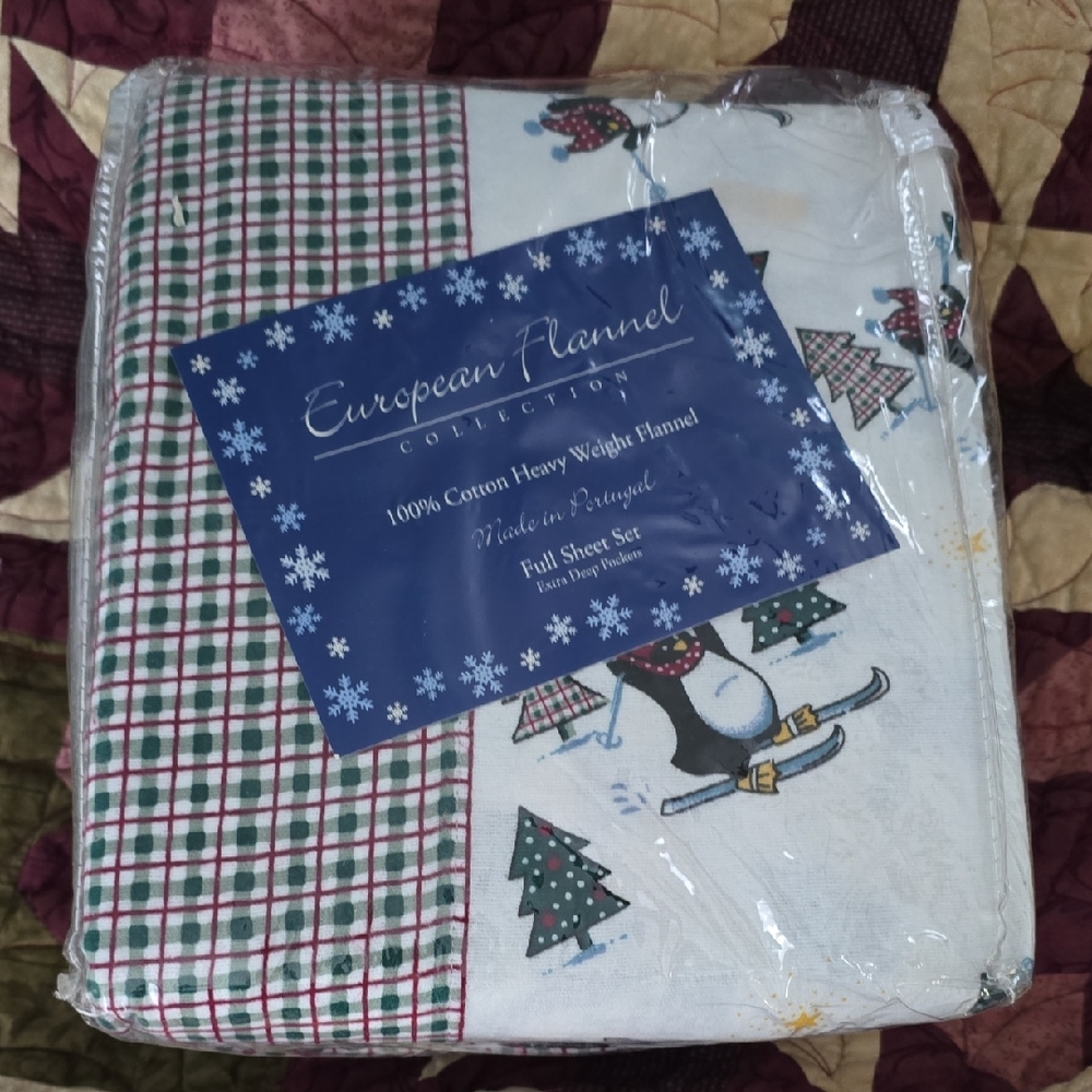 European Flannel Collection - Skiing Holiday Penguins Full Size Sheet Set - NWOT